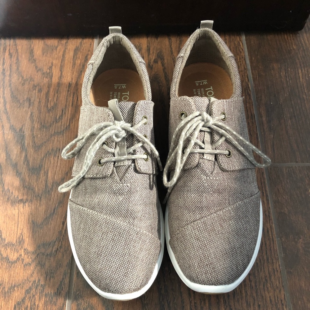 NWOT!! Never worn Tom’s Del Ray’s